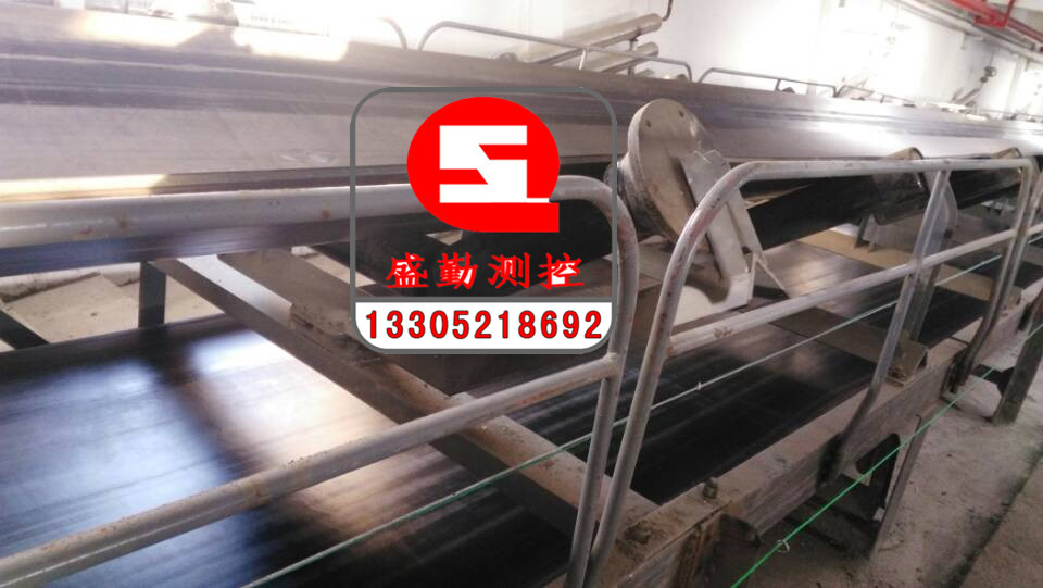 ɽ��ĳú�����FƤ���Ӱ��b�F��